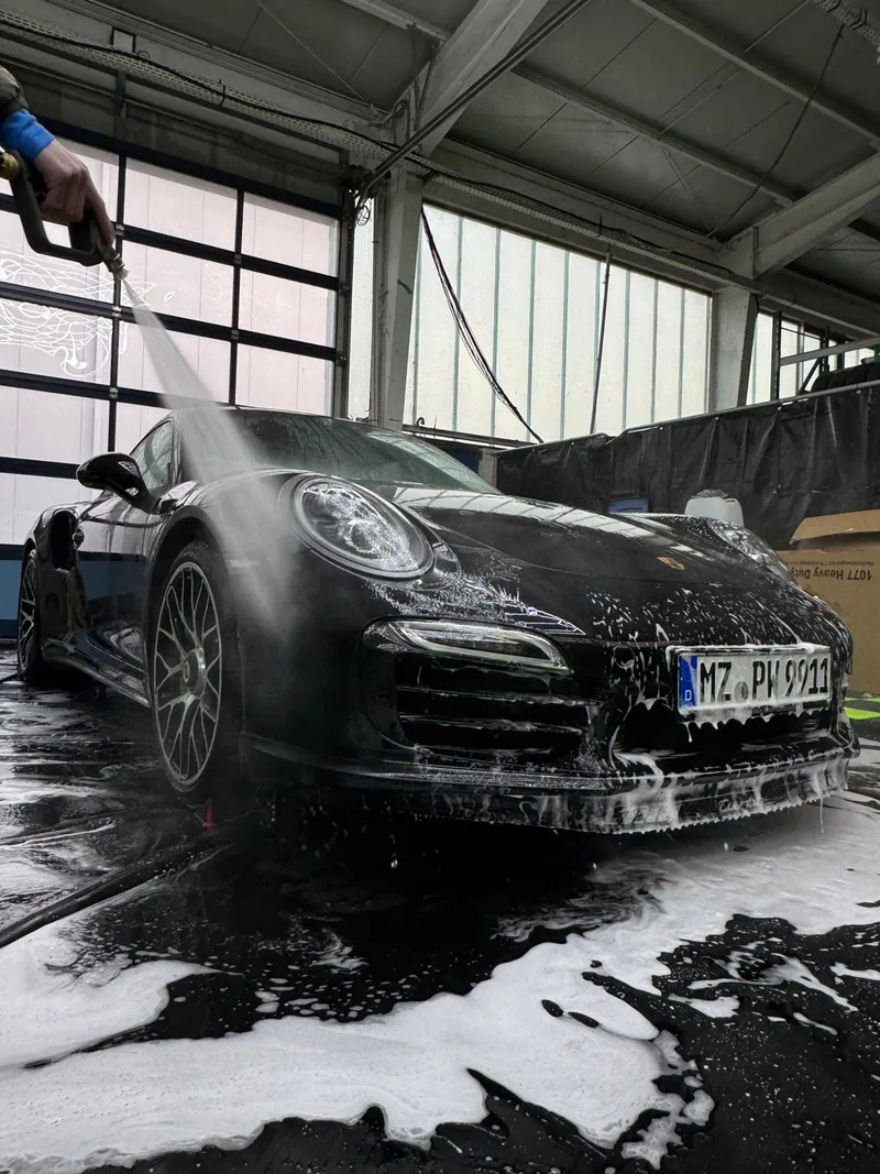 Auto Innenreinigung Cockpit – Tiefenreinigung Lenkrad und Instrumententafel