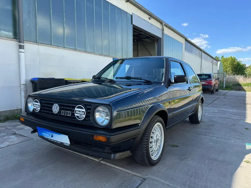 Fahrzeugpflege Ergebnis – Wasserperlen-Effekt nach Keramikversiegelung